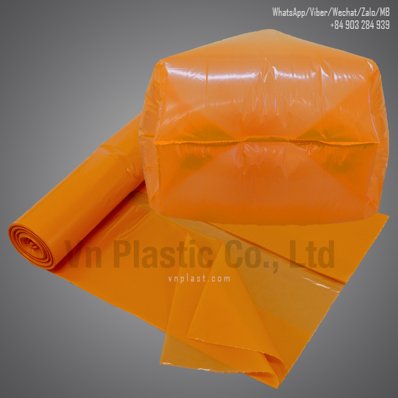 Plastic C fold bags on roll