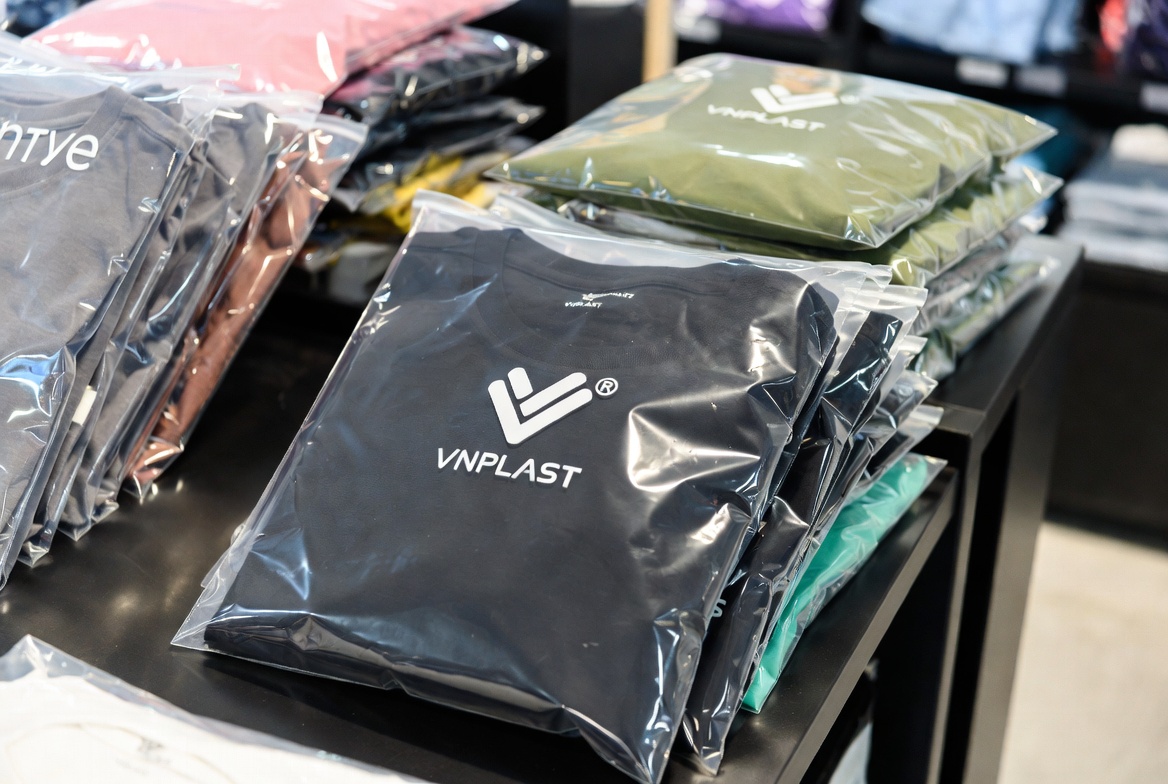 t shirt plastic packaging